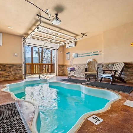 Legends Pool Lodge